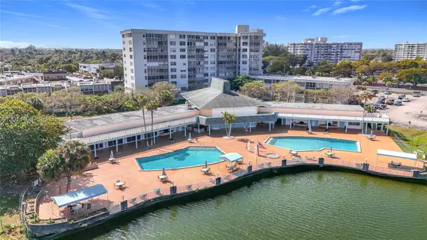 1401 NE Miami Gardens Dr #286, Miami, FL 33179