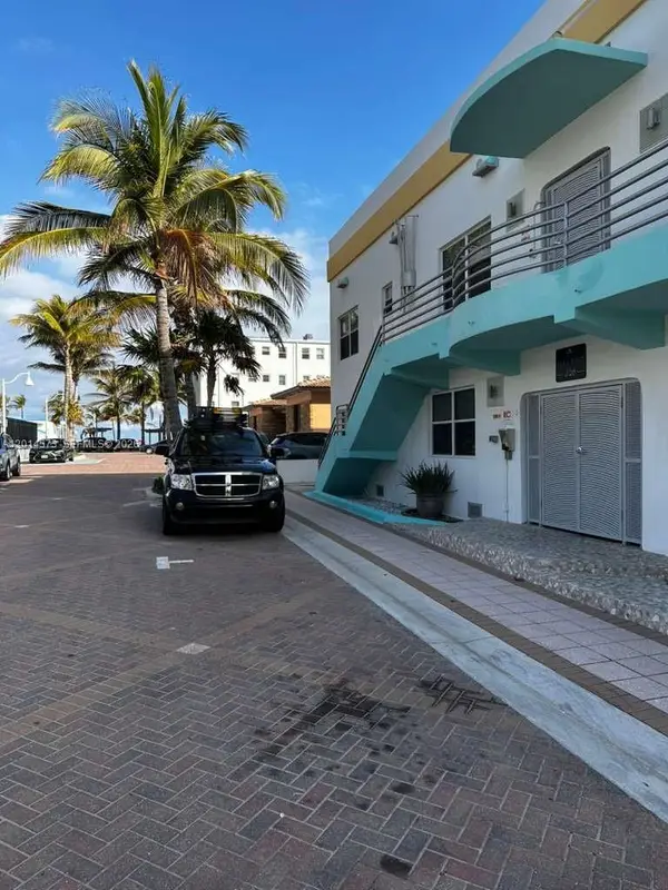 326 Wilson St #106, Hollywood, FL 33019