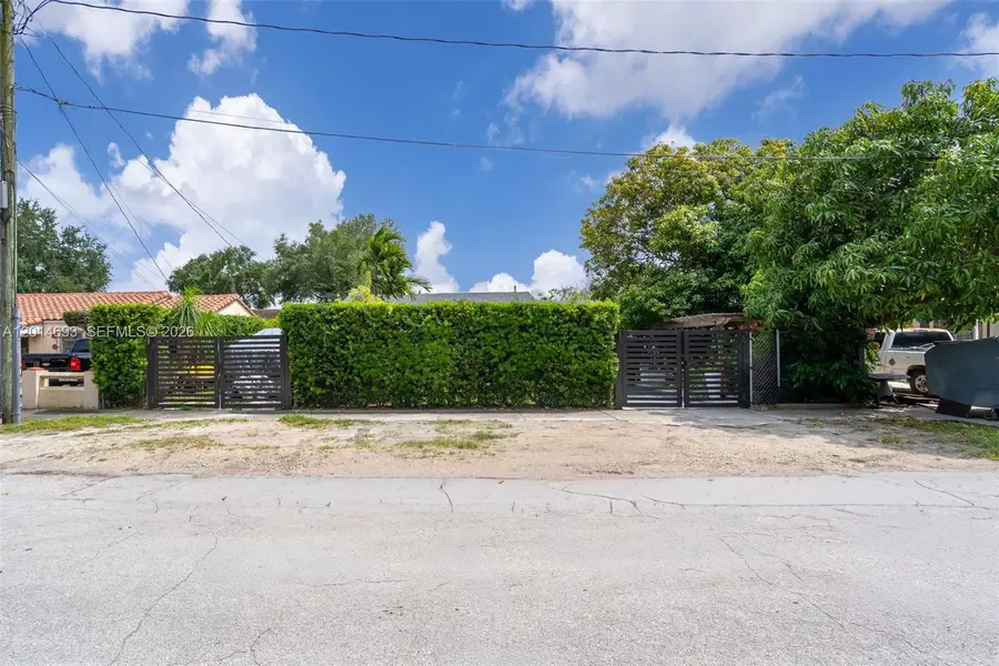 2222 NW 105th St, Miami, FL 33147 - #2