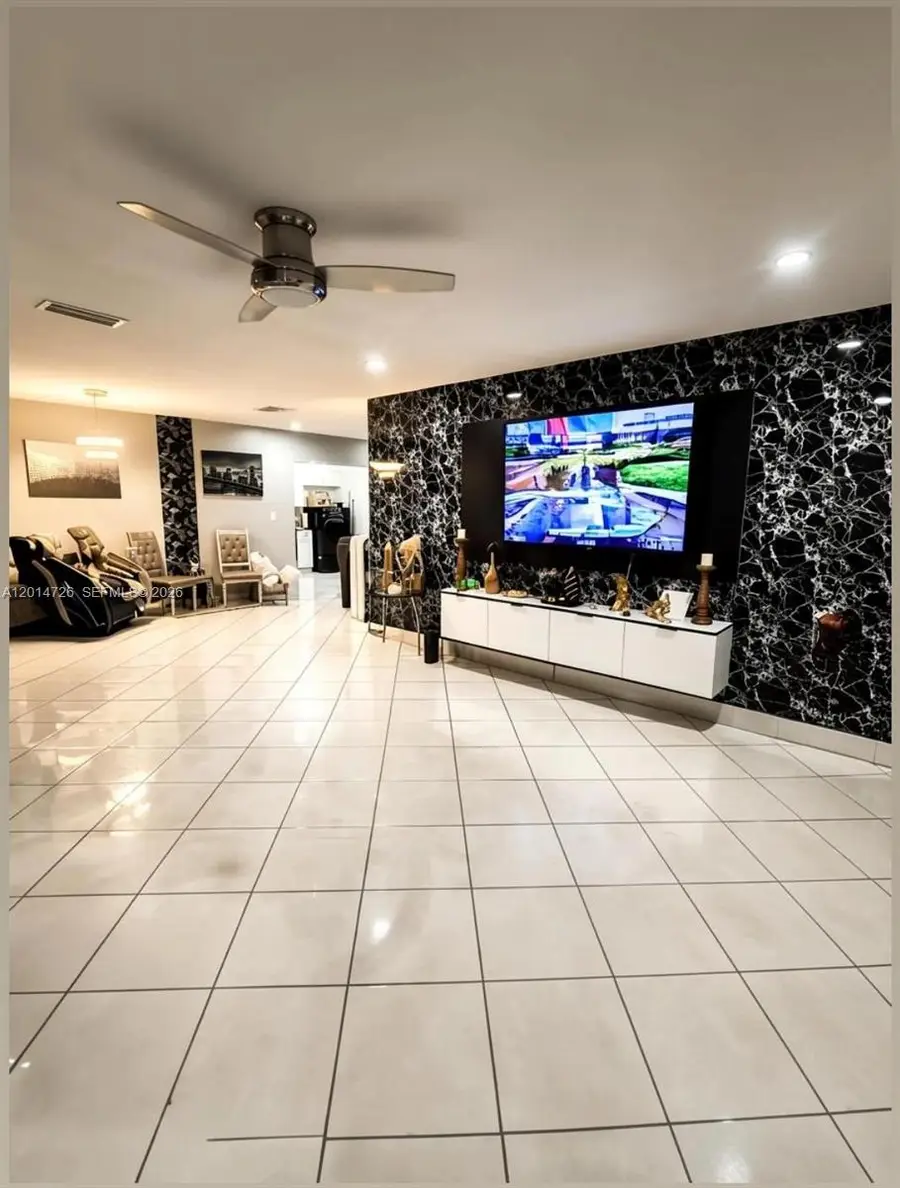 8600 NW 57th Ct, Tamarac, FL 33321 - #2