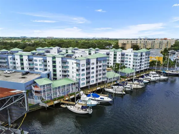 2475 NW 16th St Rd #504, Miami, FL 33125