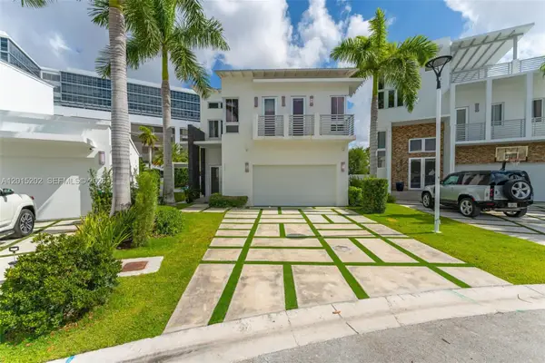 8221 NW 34th Dr, Doral, FL 33122