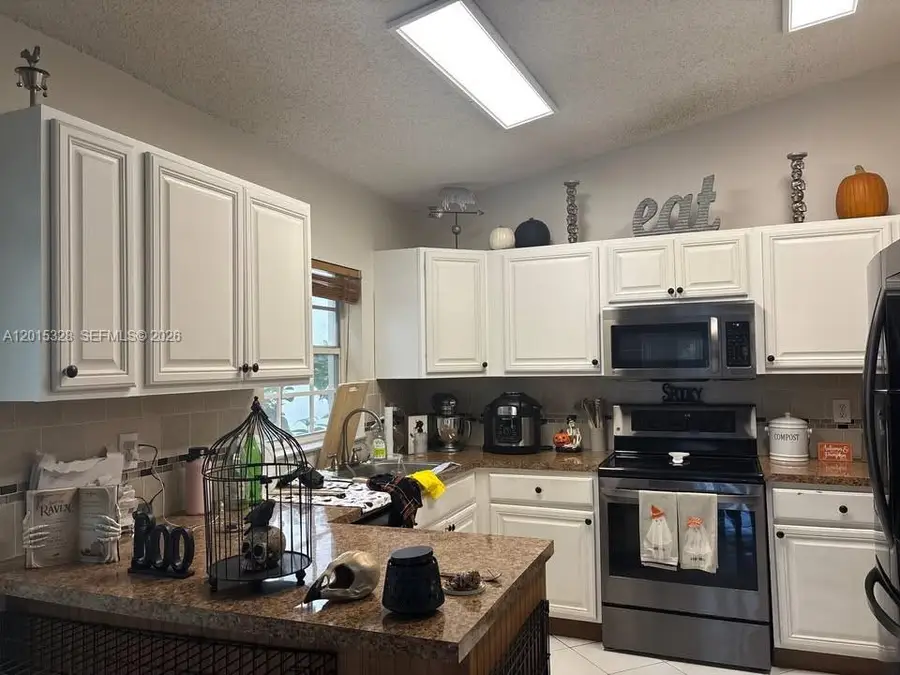 317 NW 109th Ave, Pembroke Pines, FL 33026 - #3