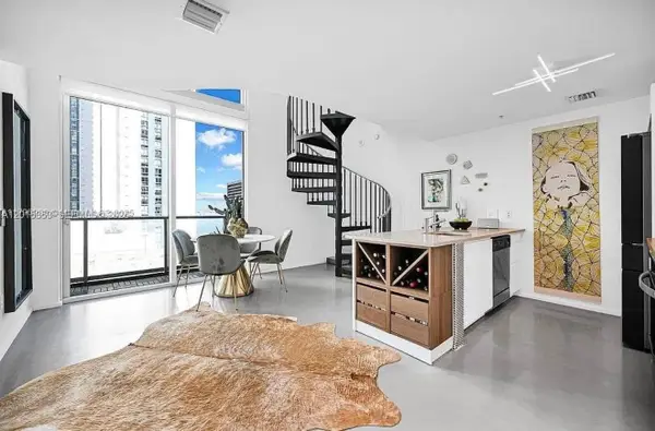 300 S Biscayne Blvd #L-1232, Miami, FL 33131