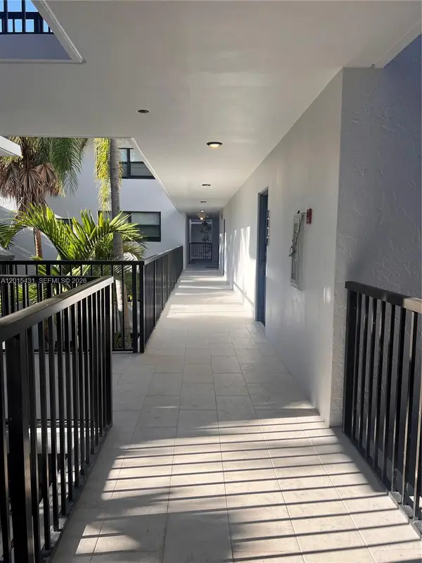 55 Ocean Lane Dr #3030, Key Biscayne, FL 33149