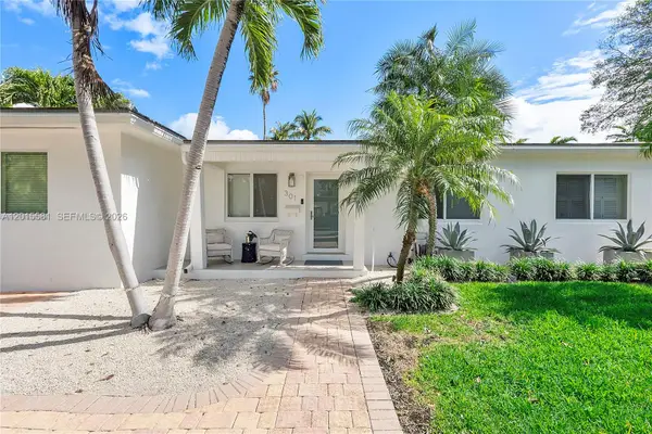 301 Hampton Ln, Key Biscayne, FL 33149
