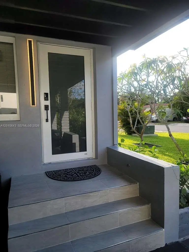 266 NE 162nd St, Miami, FL 33162 - #2
