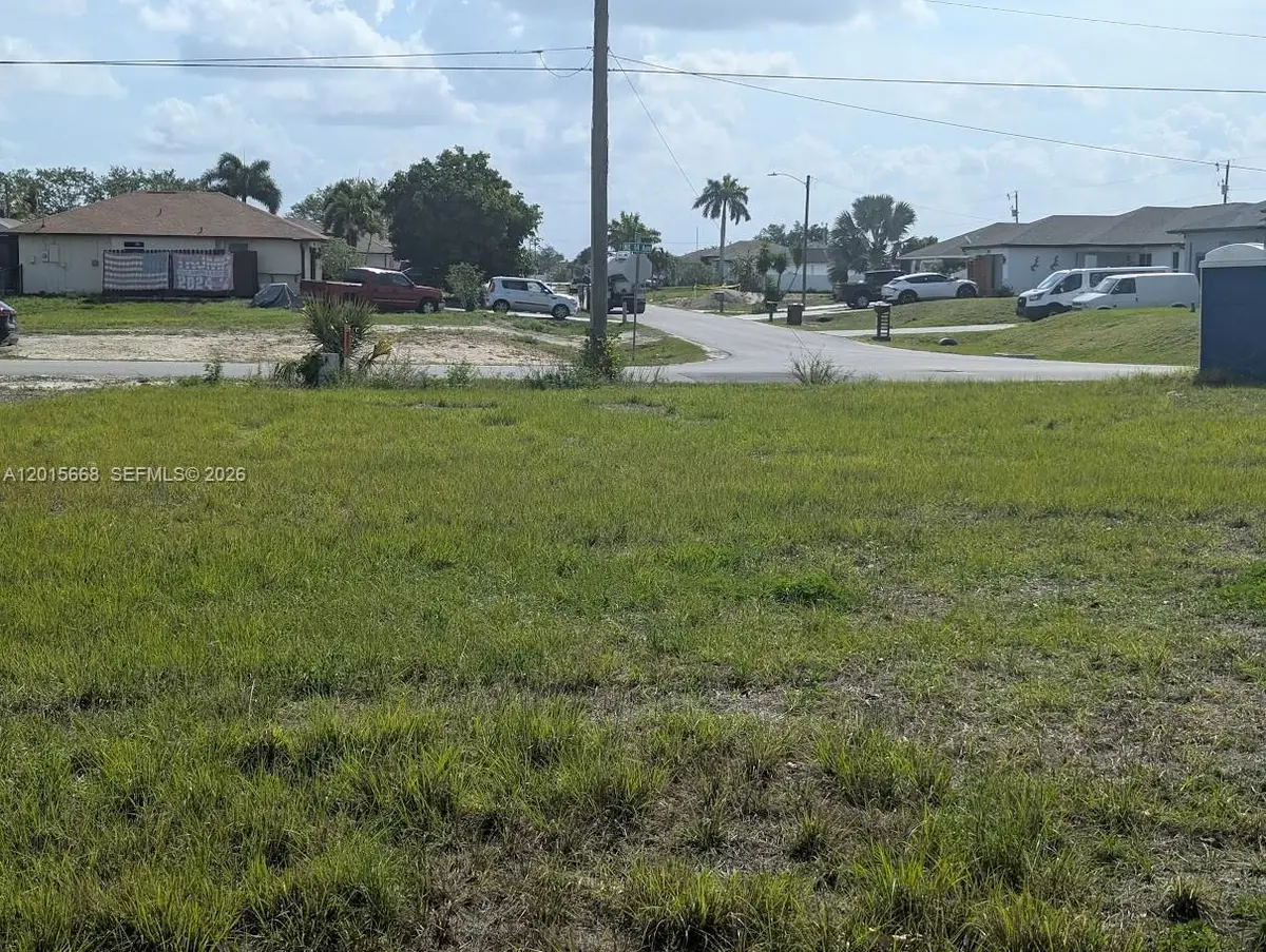1402 NE 14 Ave, Cape Coral, FL 33909 - #1