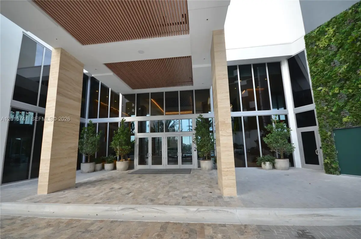 16385 Biscayne Blvd #519, North Miami Beach, FL 33160 - #1