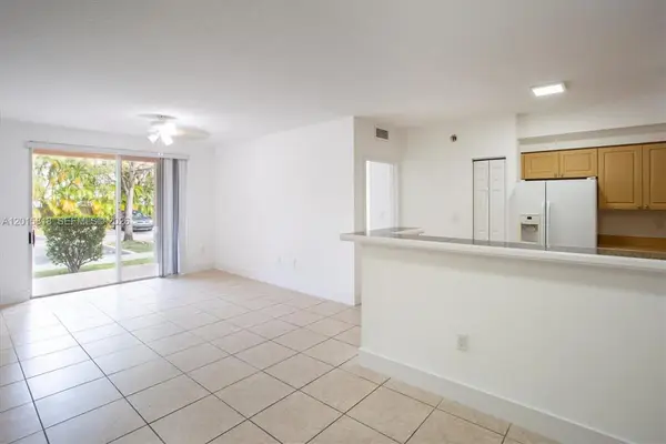 6861 SW 44th St #109, Miami, FL 33155