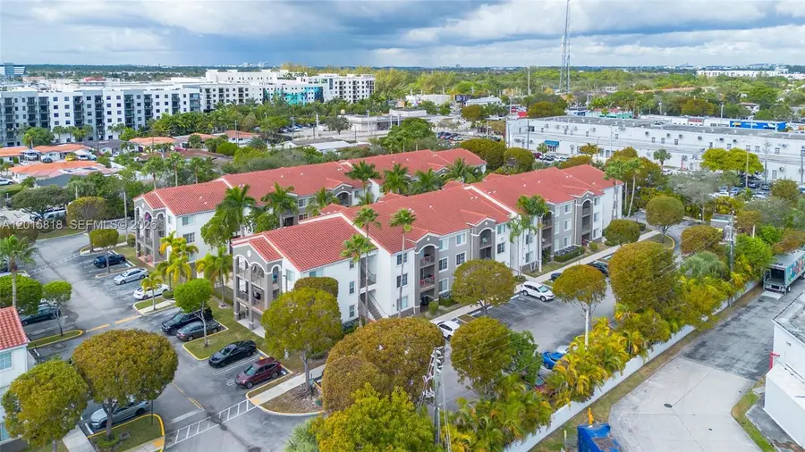 6861 SW 44th St #109, Miami, FL 33155 - #2