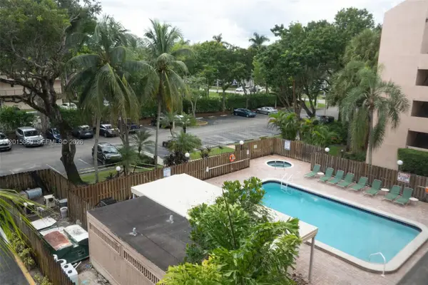 6800 Cypress Rd #415, Plantation, FL 33317