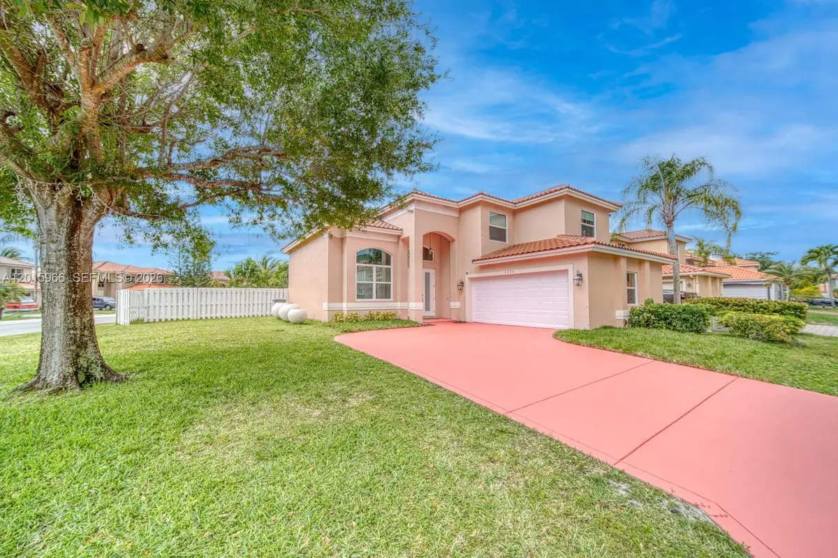 6554 Geneva St, Lake Worth, FL 33467 - #1
