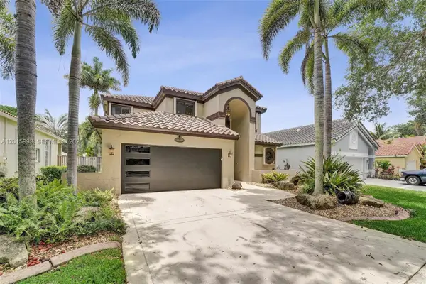 10403 Santiago St, Cooper City, FL 33026