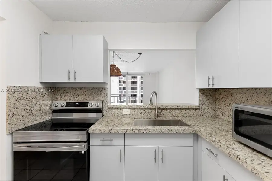 345 Ocean Dr #424, Miami Beach, FL 33139 - #3