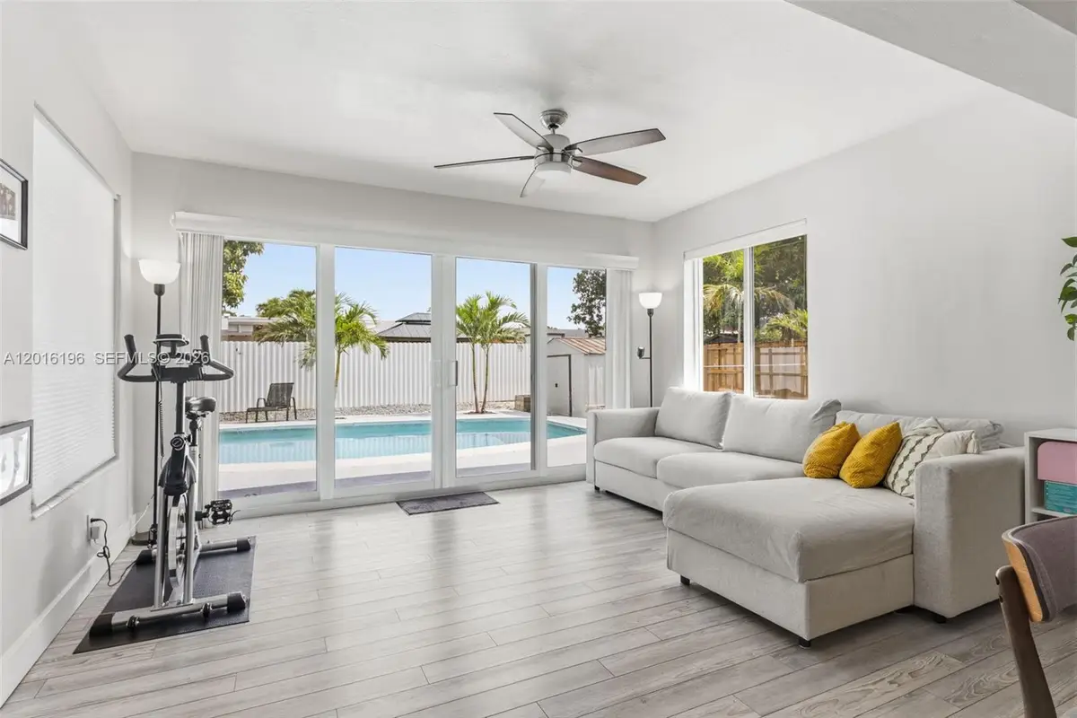 8451 NW 16th St, Pembroke Pines, FL 33024 - #1