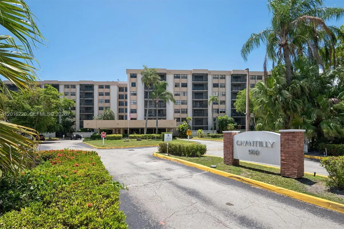 900 NE 195th St #414, Miami, FL 33179 - #1