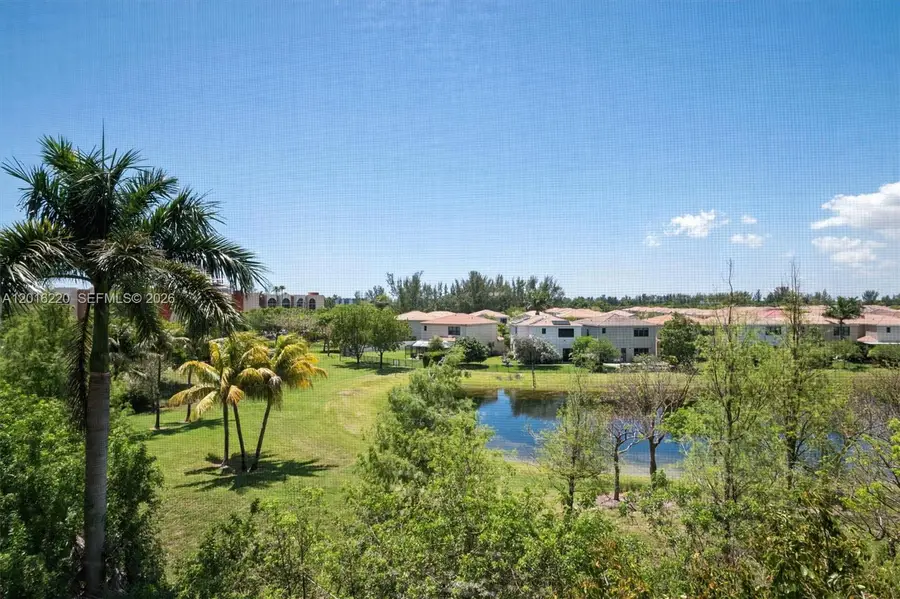 900 NE 195th St #414, Miami, FL 33179 - #2
