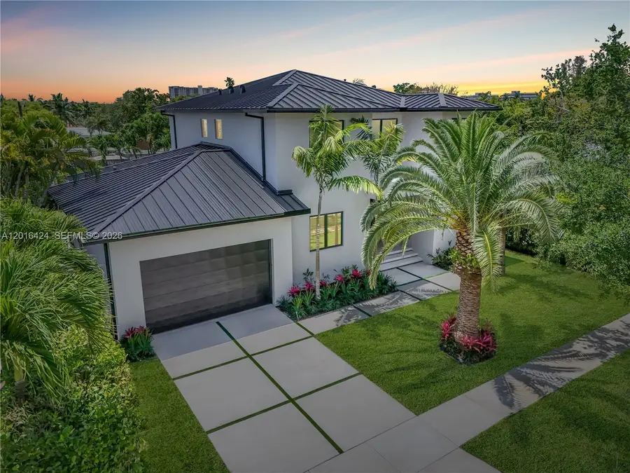 1940 Alamanda Dr, North Miami, FL 33181 - #2