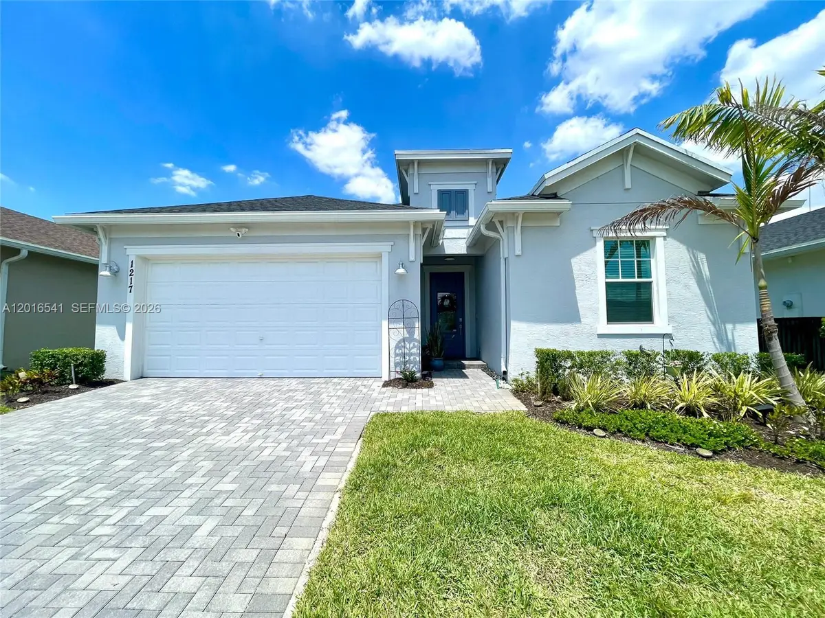 1217 SE Crosswood Way, Port Saint Lucie, FL 34984 - #1