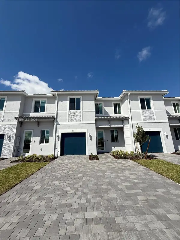 663 SE 13th St Cir, Homestead, FL 33034