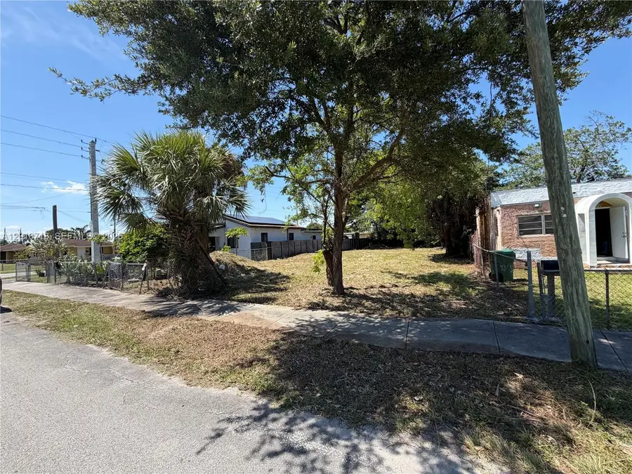 2381 NW 63rd St, Miami, FL 33147 - #3