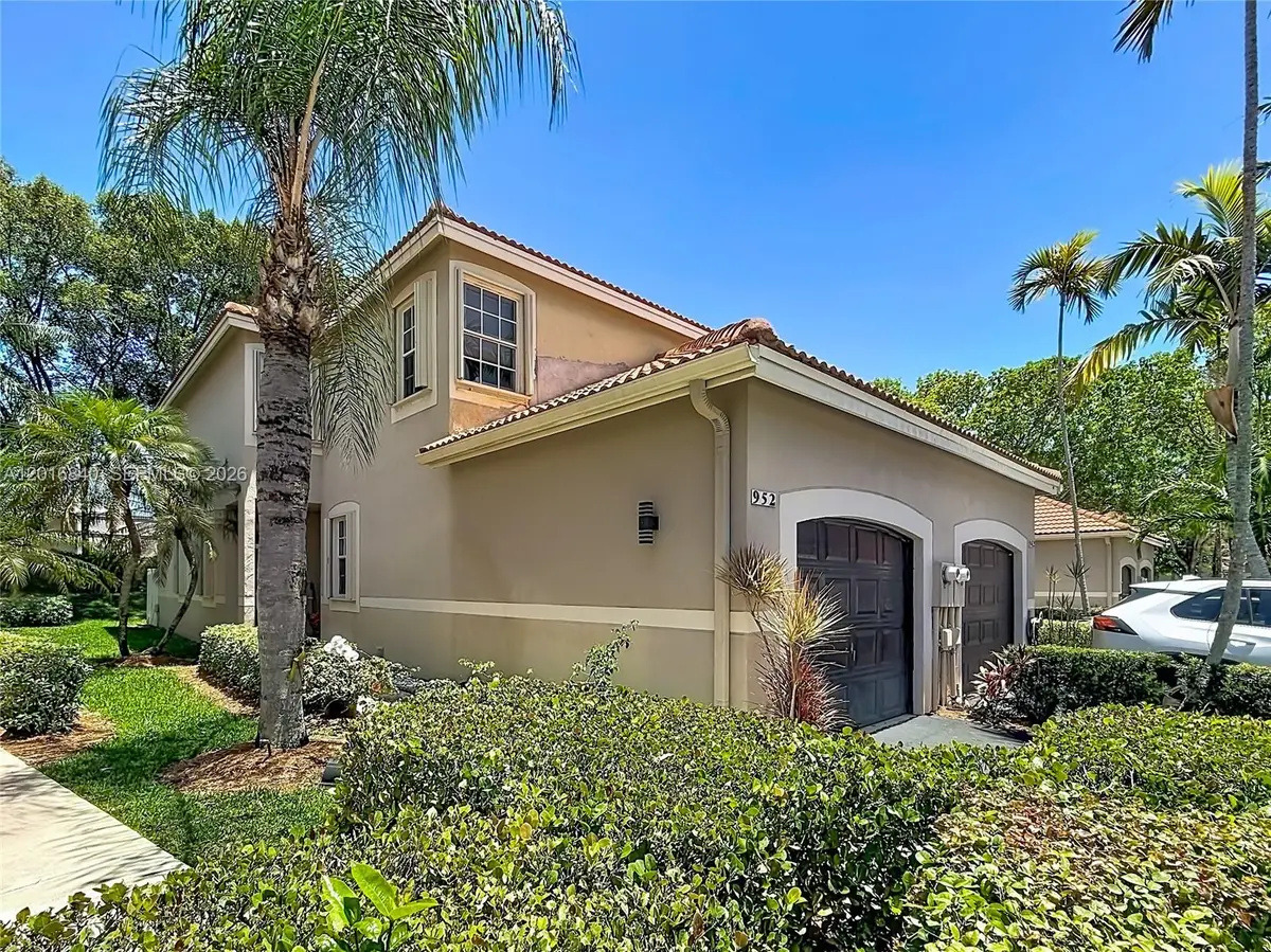 952 Sevilla Cir, Weston, FL 33326 - #1