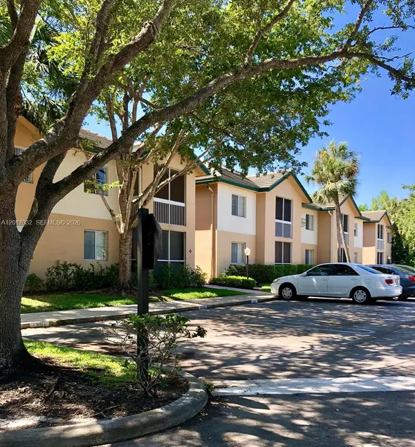 9855 Westview Dr #723, Coral Springs, FL 33076