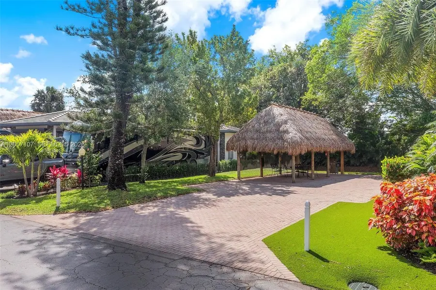 22 S Cortez Dr, Margate, FL 33068 - #3