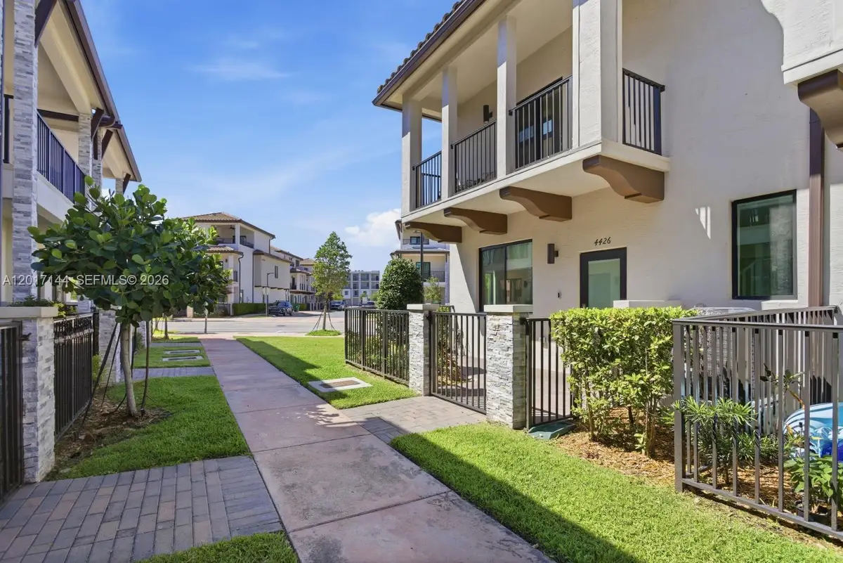 4426 83rd Pkwy, Doral, FL 33166 - #1