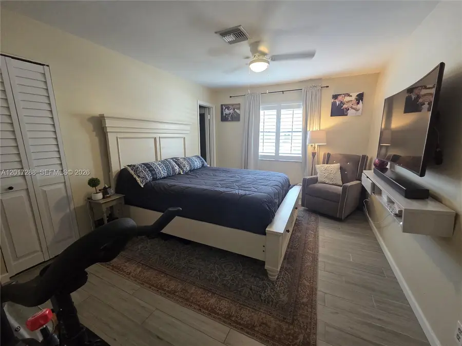 19 Chestnut Cir, Cooper City, FL 33026 - #3