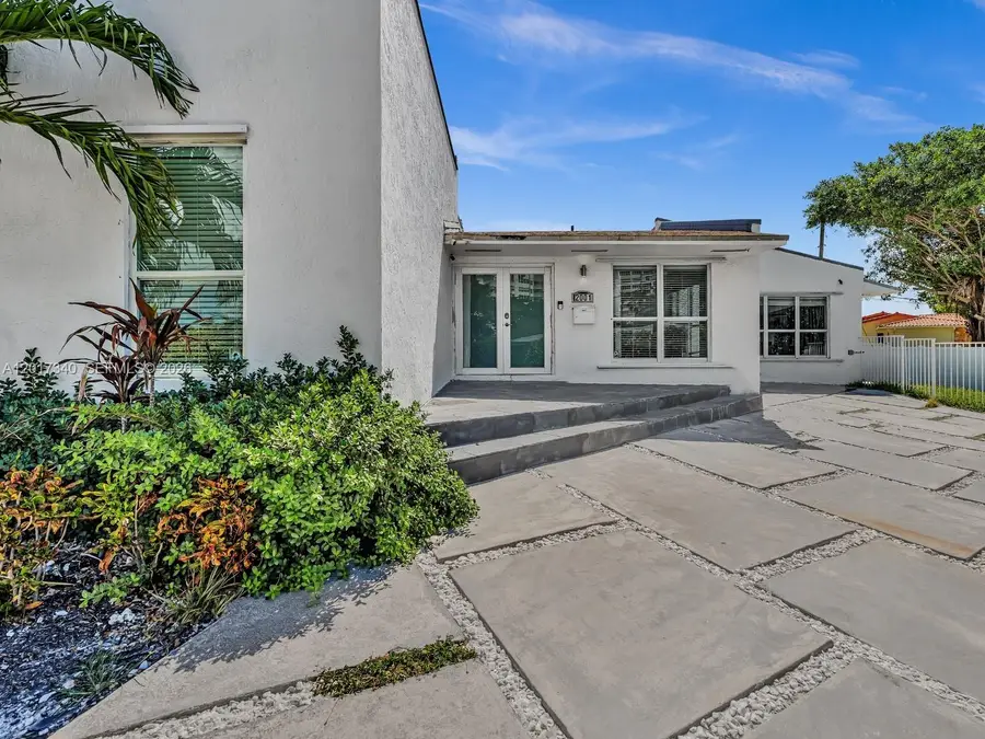 2001 NE 122nd Rd, North Miami, FL 33181 - #2