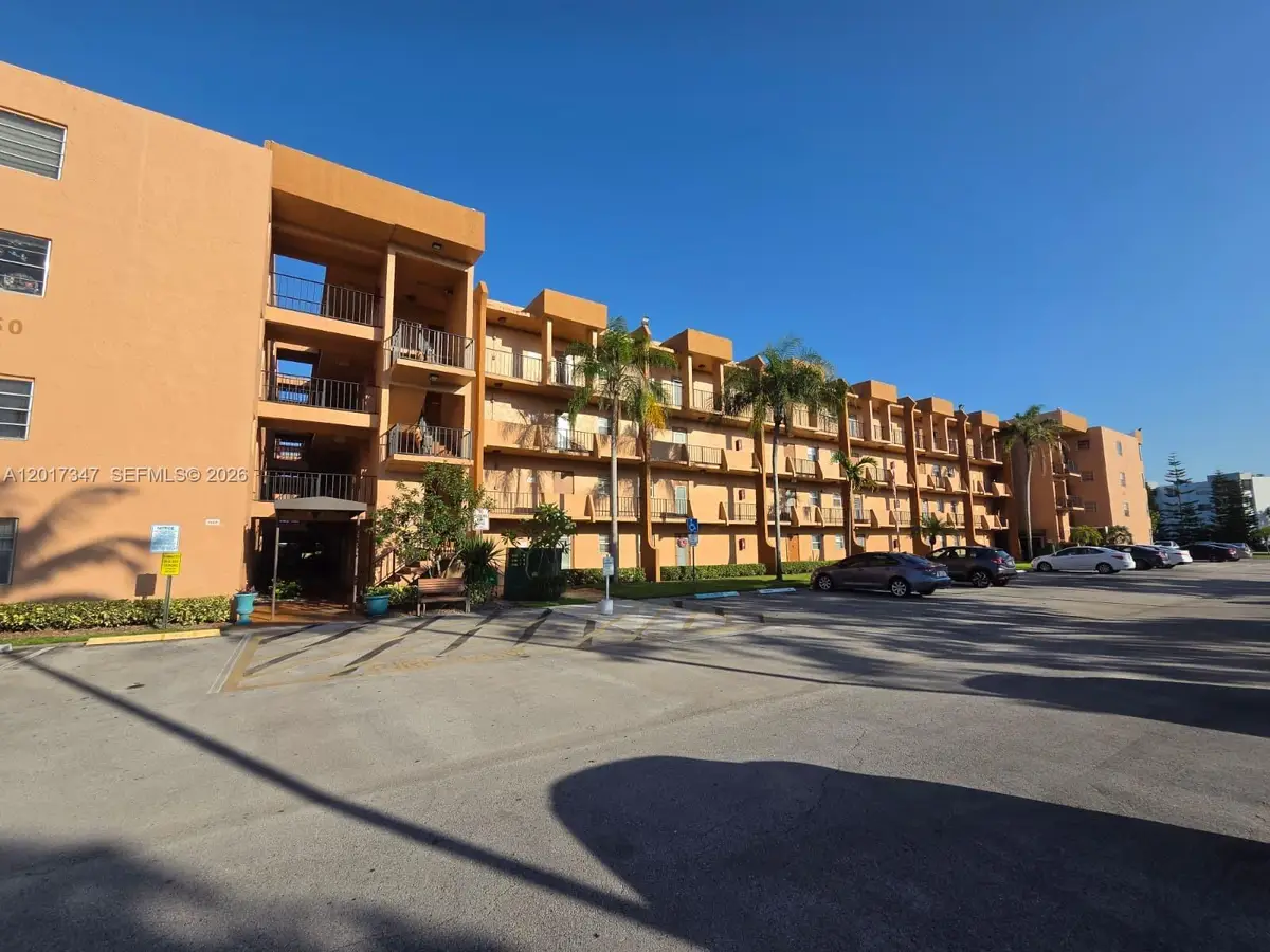 3050 E Sunrise Lakes Dr #402, Sunrise, FL 33322 - #1