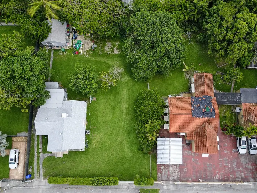 26th St, Miami, FL 33142 - #3
