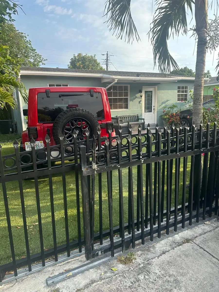 1560 NE 154th St, North Miami Beach, FL 33162 - #2