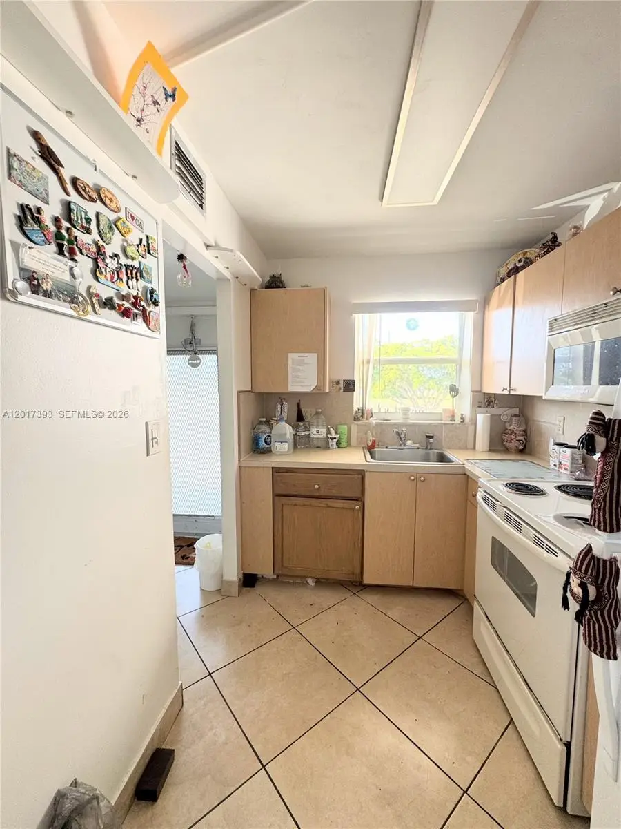 8130 Sunrise Lakes Blvd #202, Sunrise, FL 33322 - #2