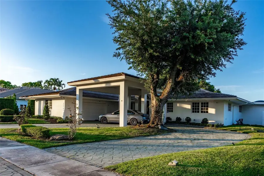15761 Turnberry Dr, Miami Lakes, FL 33014 - #2