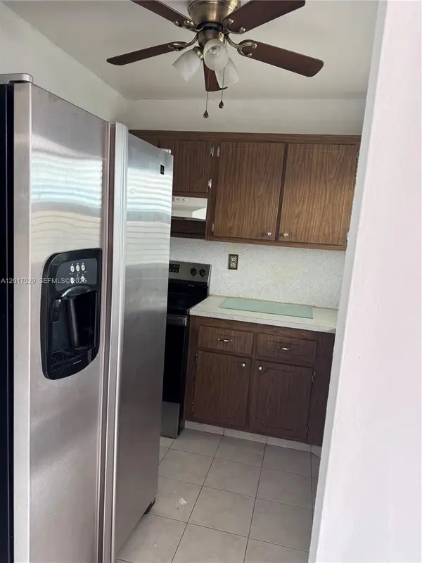 9041 Sunrise Lakes Blvd #303, Sunrise, FL 33322