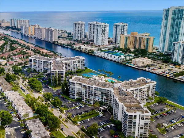 800 Parkview Dr #1007, Hallandale Beach, FL 33009