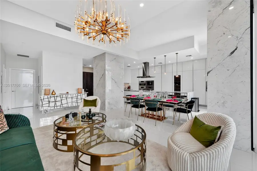 88 SW 7th St #4202, Miami, FL 33130 - #2