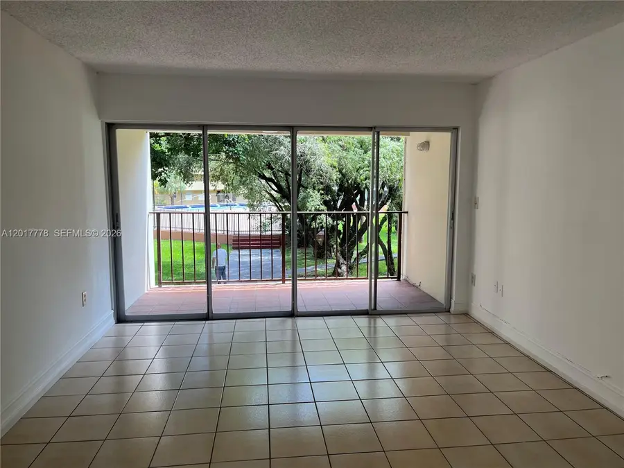 9190 Fontainebleau Blvd #202, Miami, FL 33172 - #3