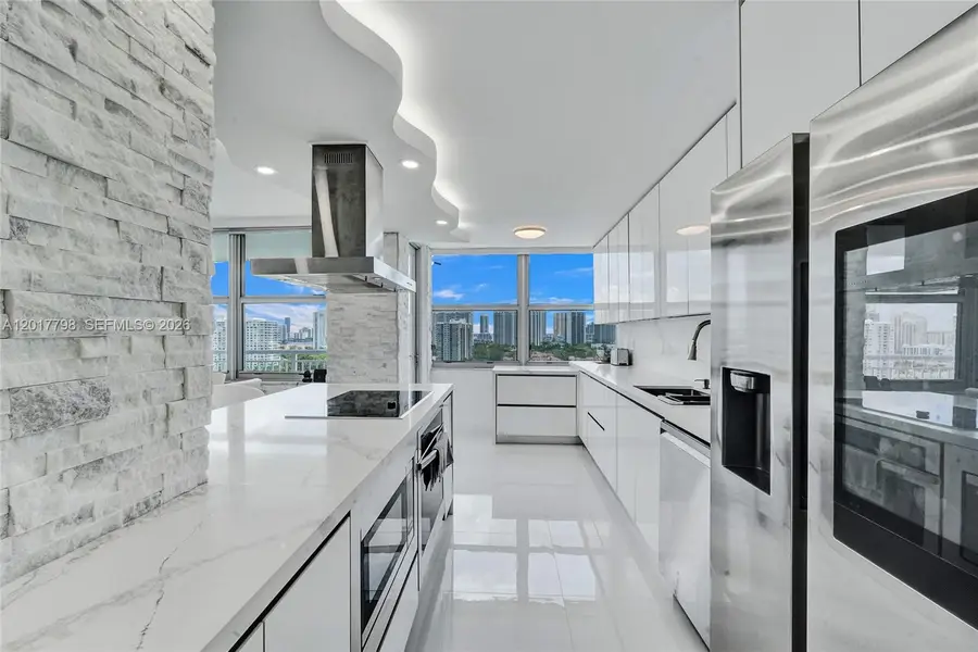 18041 Biscayne Blvd #1804, Aventura, FL 33160 - #3