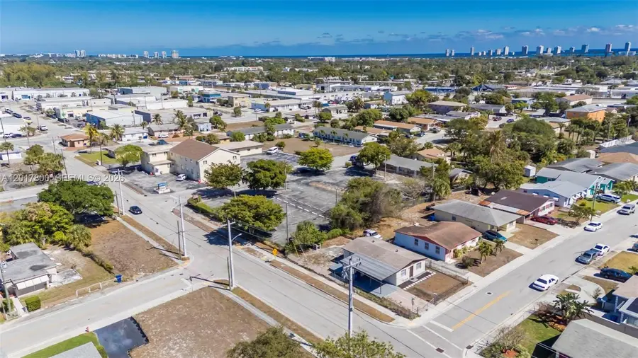 1296 W 36th St, Riviera Beach, FL 33404 - #2