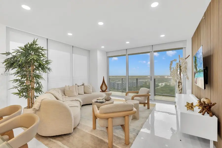 16385 Biscayne Blvd #2101, North Miami Beach, FL 33160 - #3