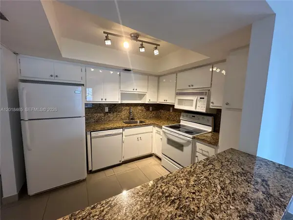 7118 Bonita Dr #305, Miami Beach, FL 33141
