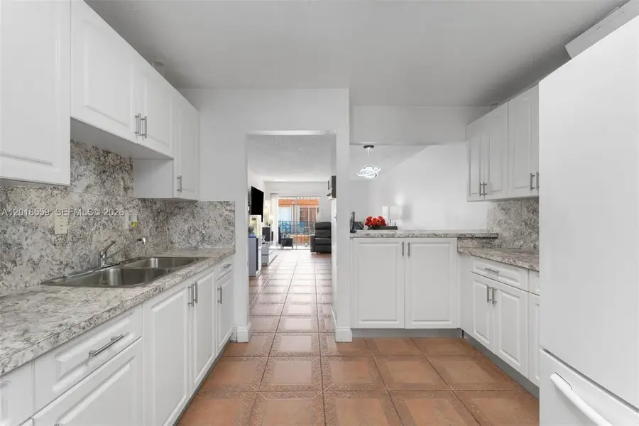 1950 W 54th St #406, Hialeah, FL 33012 - #3
