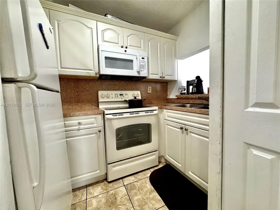 8145 NW 7th St #404, Miami, FL 33126 - #3