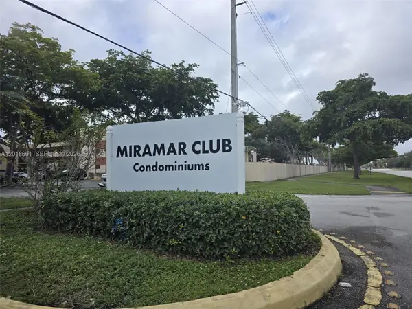 3396 Foxcroft Rd #113, Miramar, FL 33025