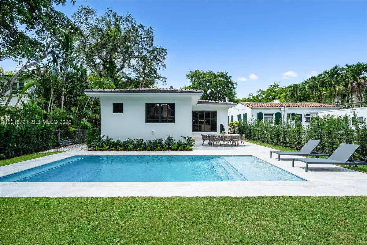 1037 Sevilla Ave, Coral Gables, FL 33134 - #1