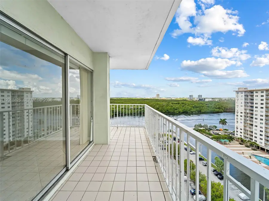 500 Bayview Dr #1421, Sunny Isles Beach, FL 33160 - #3